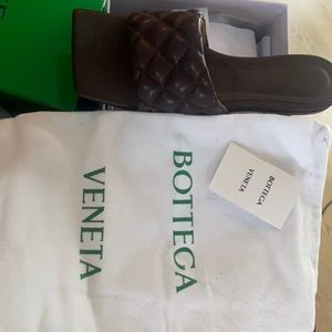 Never Worn Bottega Veneta The Padded Flat Sandals
